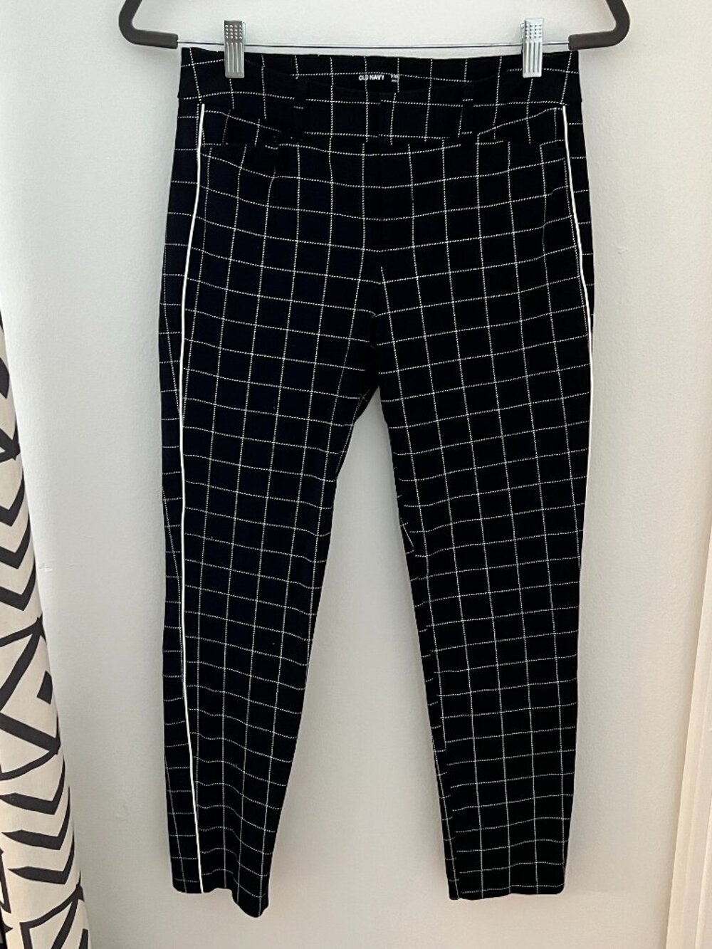 Old Navy Pixie Ankle Pants Size 6 Black White Windowpane Plaid Stretch